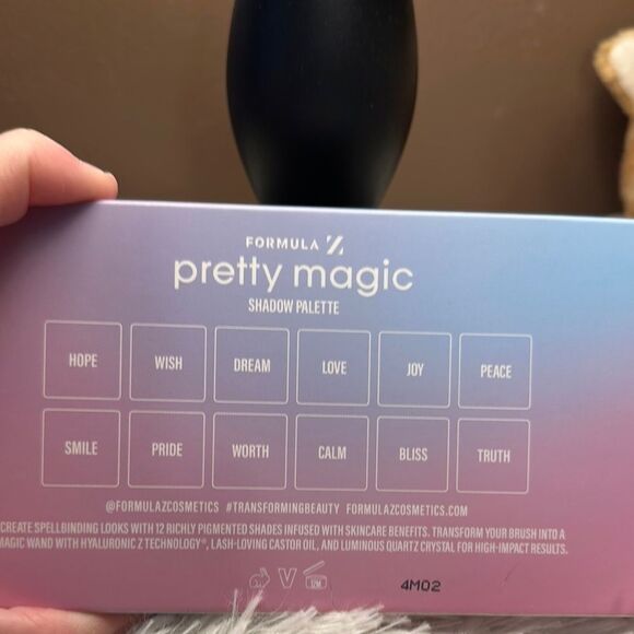 Formula Z Pretty Magic Shadow Palette - Picture 4 of 7
